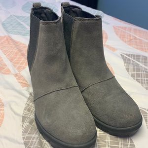 Sorel wedge boots literally warn around the house one time never worn outside